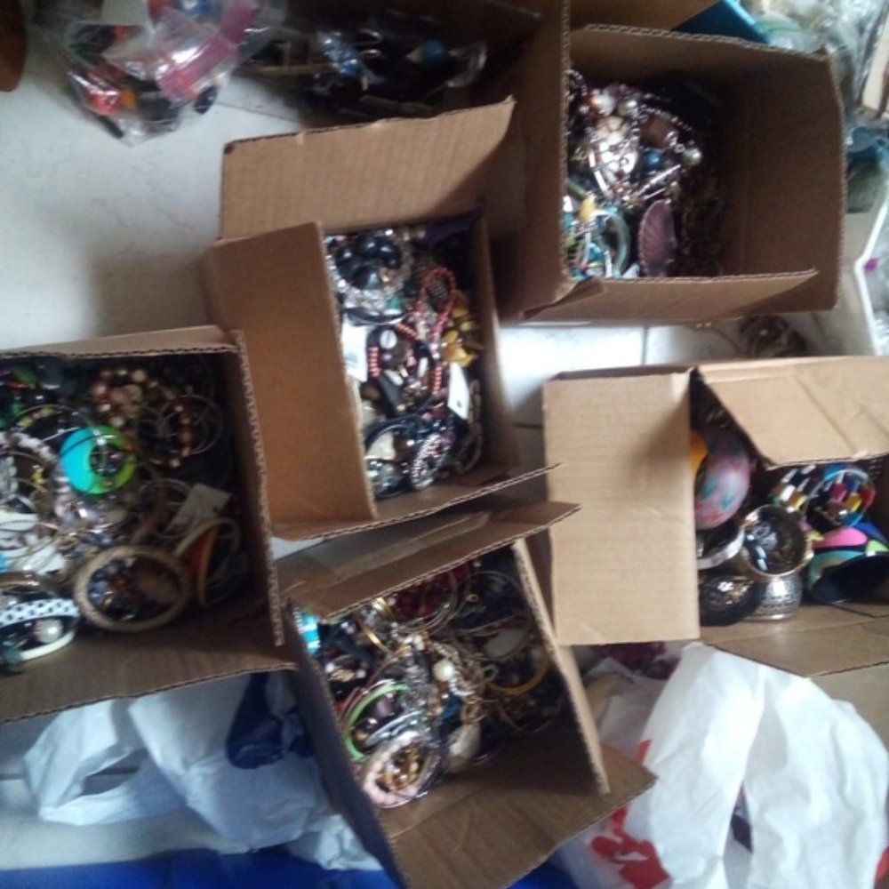 WHOLESALE JEWELRY LOT Vintage and modern used mix